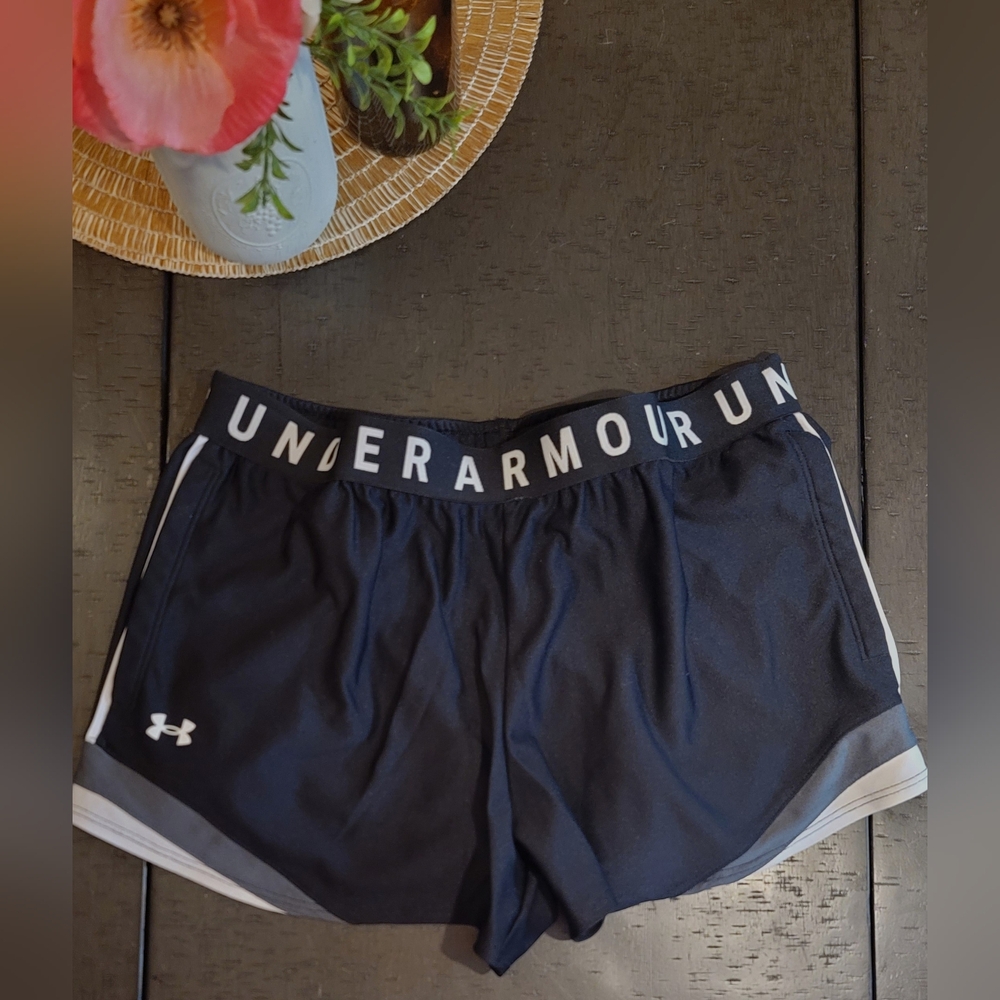 4/$35 Under Armour Women's Shorts M